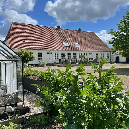 Landligt Ophold Pa Midtgard Apartment Vamdrup Екстериор снимка
