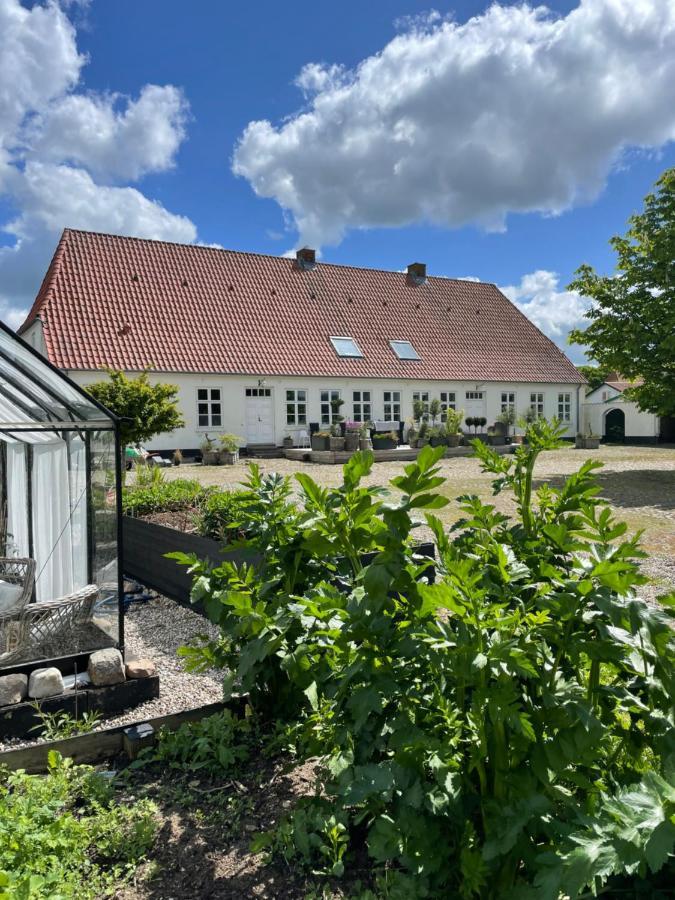Landligt Ophold Pa Midtgard Apartment Vamdrup Екстериор снимка